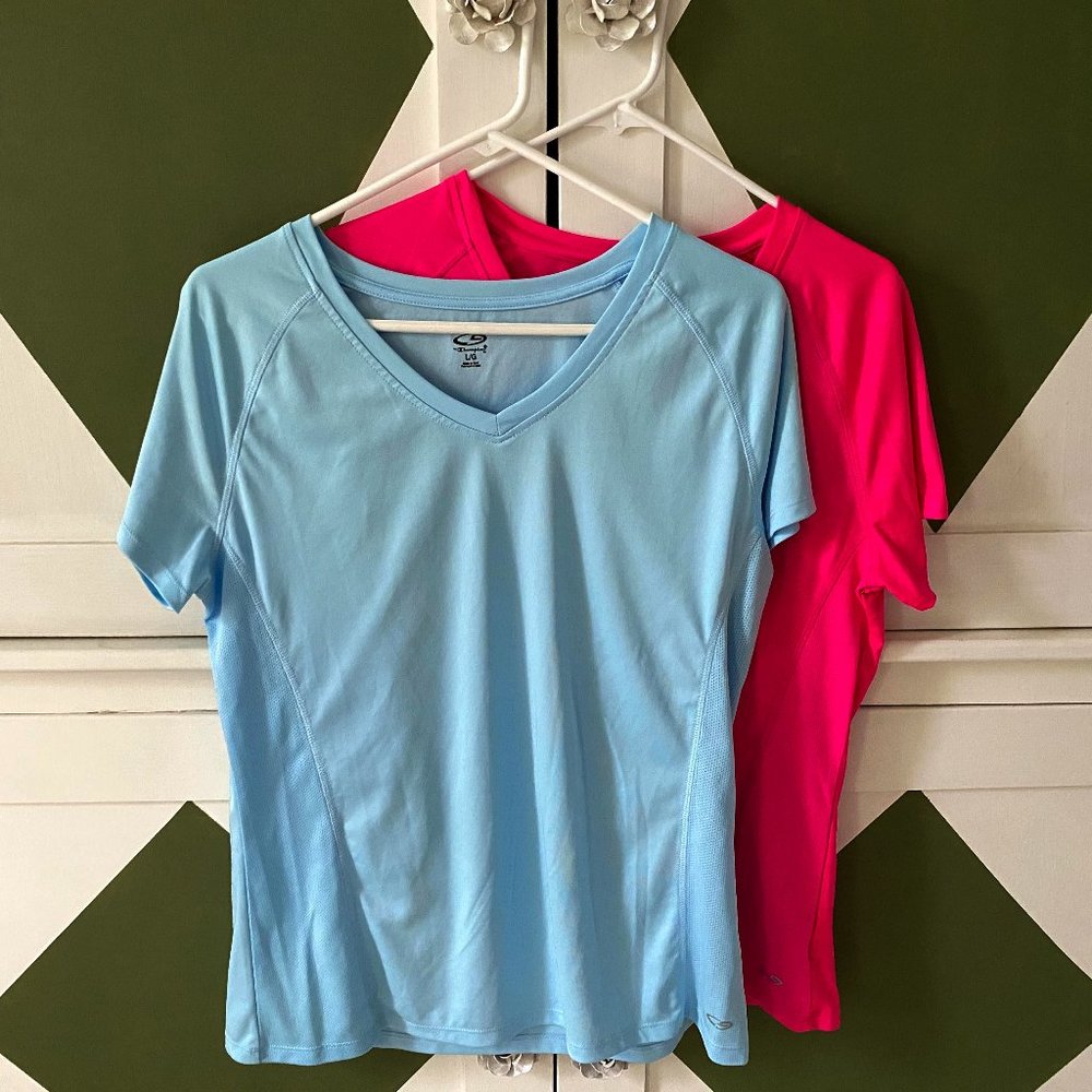 🌟 LAST CALL!!! 🌟 LIKE NEW! SET OF 2 Champion Athletic Tops